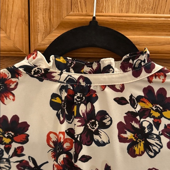 Van Heusen Floral Sleeveless Blouse - White and Red - Picture 8 of 11